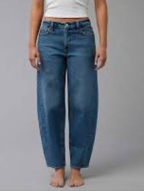 American Eagle Barrel Jean Sz 4